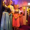 Modenschau Leo-Dirndl